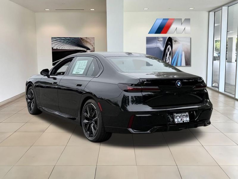 2025 BMW 7 Series 750e xDriveImage 8