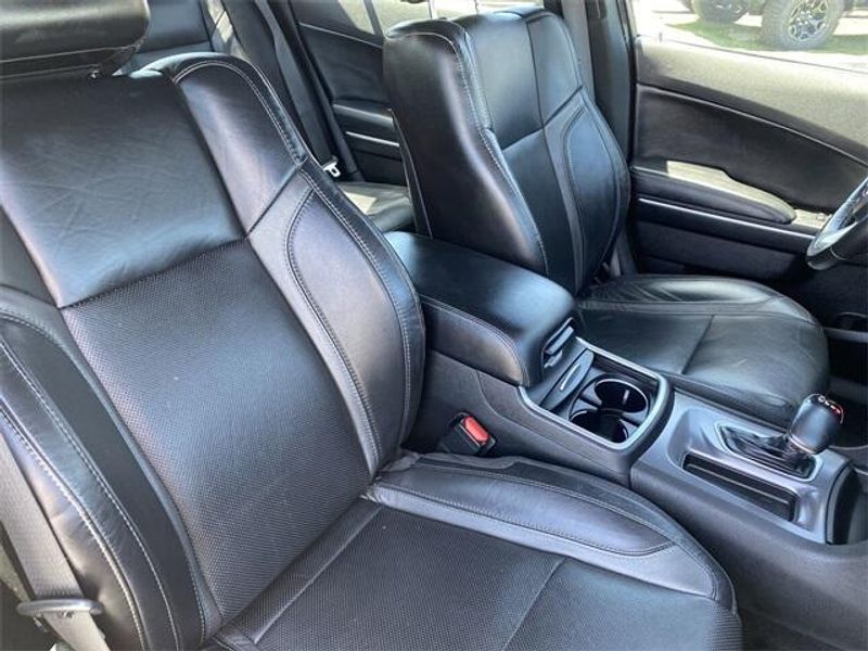 2021 Dodge Charger SXTImage 11
