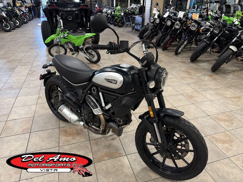 Used 2022 Ducati SCRAMBLER ICON DARK Image 1