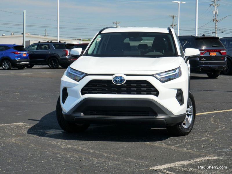 2024 Toyota RAV4 Hybrid LE photo 5