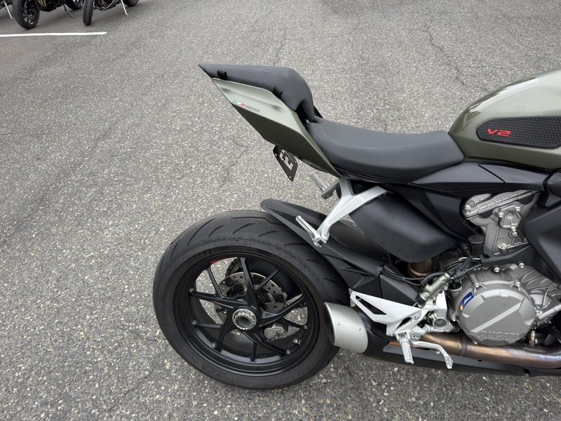 2024 Ducati Streetfighter V2