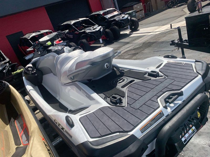New 2025 Sea-Doo GTX LIMITED 325 (SOUND SYSTEM) Image 13