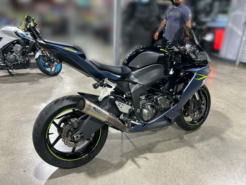 Used 2023 Kawasaki NINJA ZX-6R ABS Image 13