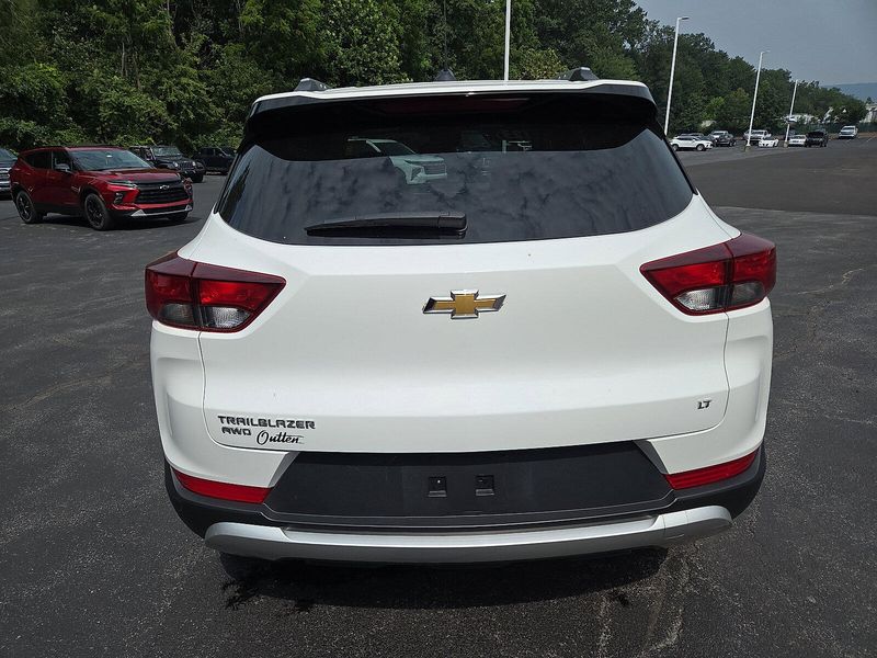 2023 Chevrolet Trailblazer LT photo 3