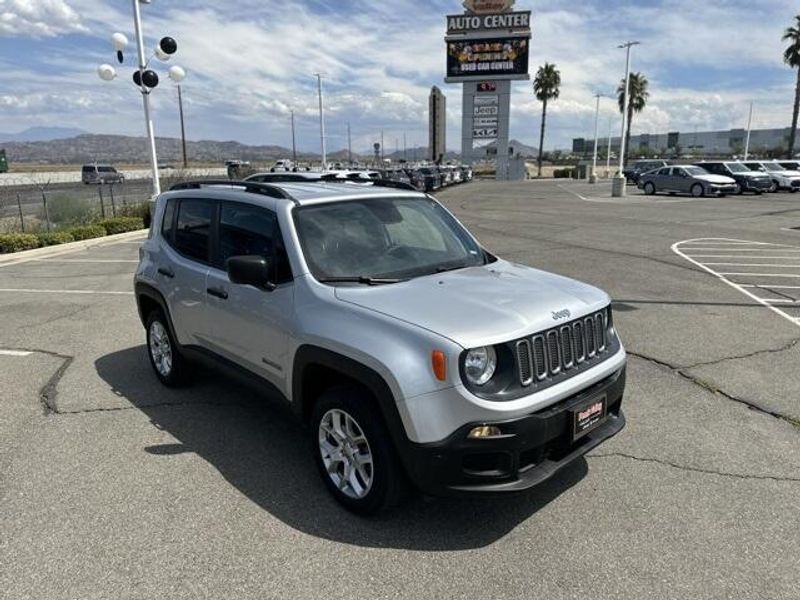 Used 2018 Jeep Renegade SportImage 7
