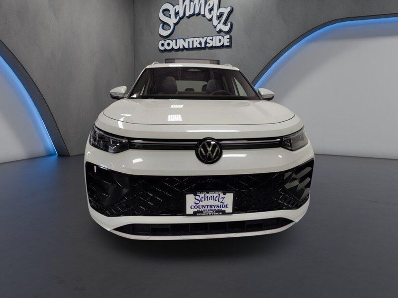 Used 2025 Volkswagen Tiguan SEL R-Line AWD w/Sunroof/NavImage 2