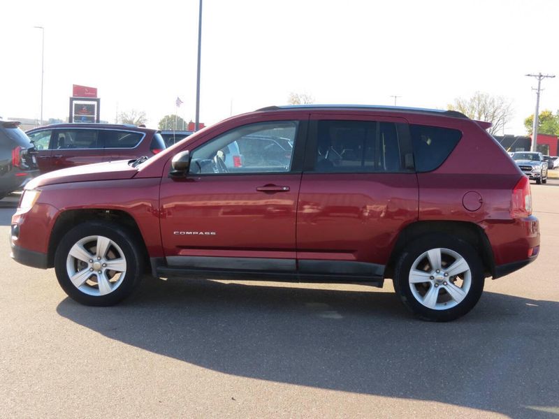 Used 2011 Jeep Compass Latitude 4x4 4dr SUVImage 5