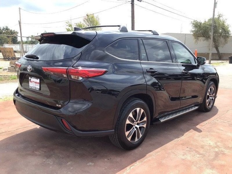 2021 Toyota Highlander XLEImage 5