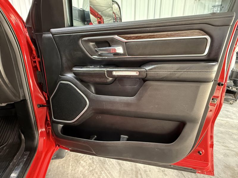 Used 2019 RAM 1500 LaramieImage 10