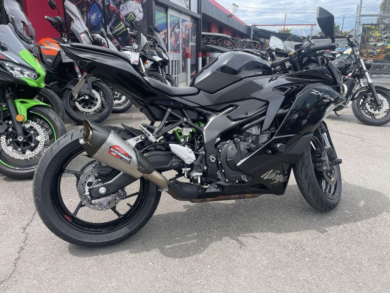 Used 2024 Kawasaki NINJA ZX-4RR Image 16
