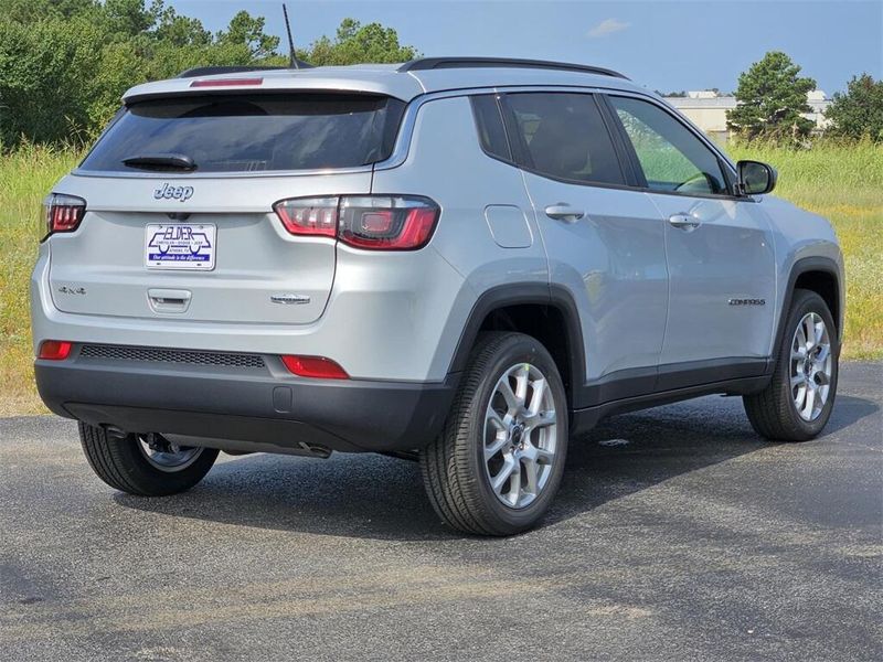 2025 Jeep Compass Latitude 4x4Image 4