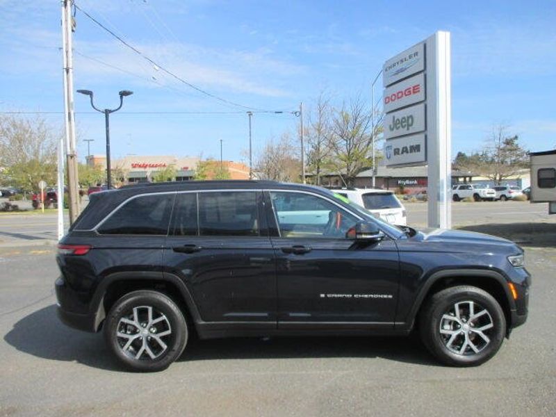 Used 2024 Jeep Grand Cherokee LimitedImage 6