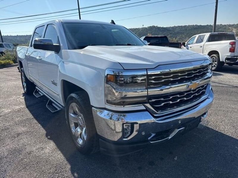 2017 Chevrolet Silverado 1500 LTZ photo 3