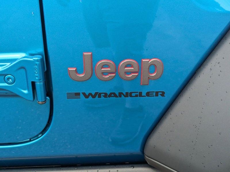 2024 Jeep Wrangler 4-door RubiconImage 11