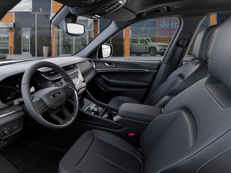 New 2026 Jeep Grand Cherokee Limited 4x4Image 48