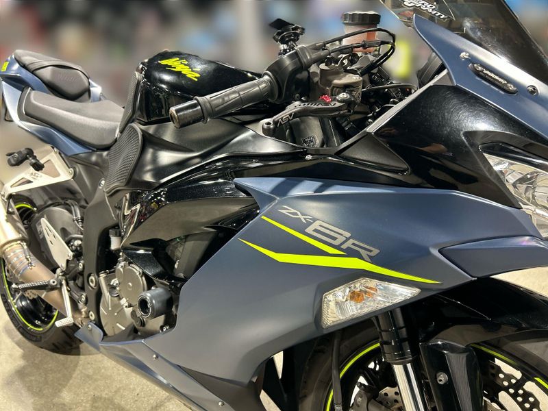 Used 2023 Kawasaki NINJA ZX-6R ABS Image 17