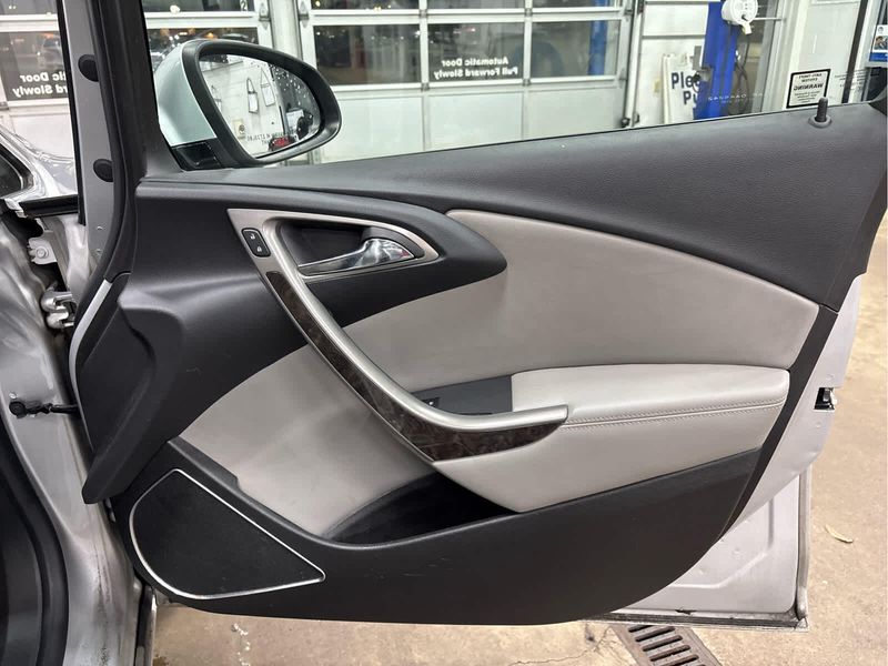 2013 Buick Verano photo 28