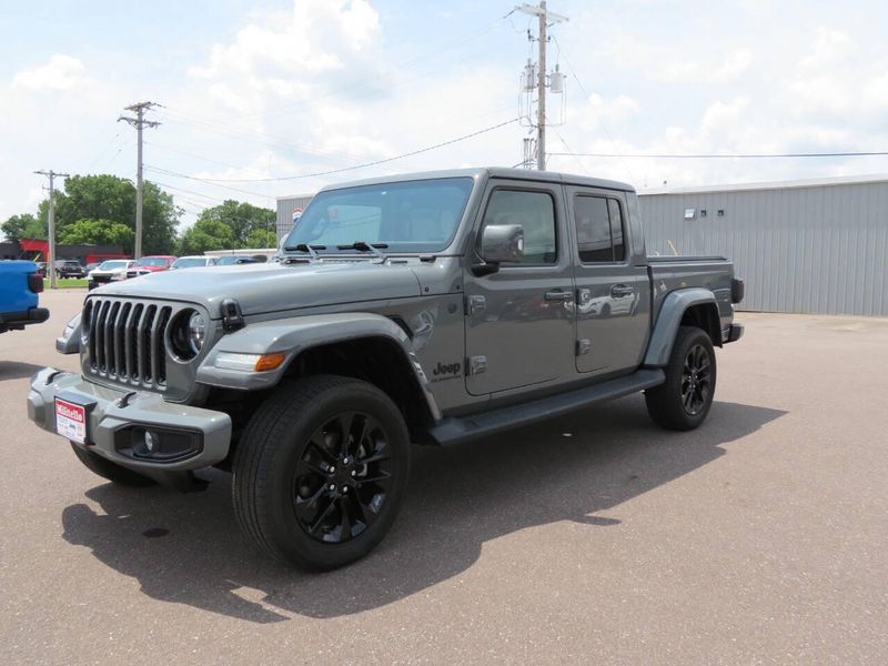 Used 2022 Jeep Gladiator High Altitude 4x4 4dr Crew Cab 5.0 ft. SBImage 6