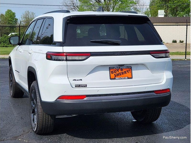 New 2026 Jeep Grand Cherokee Laredo Altitude 4x4