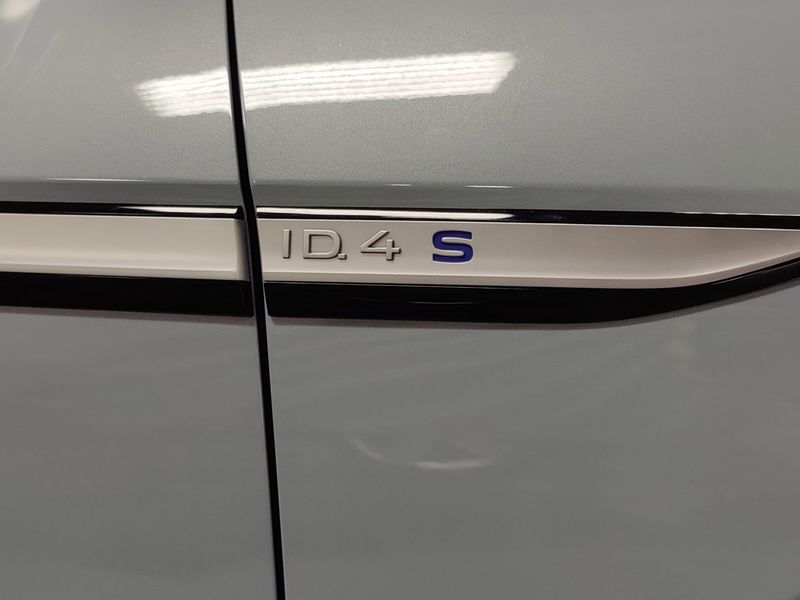 2024 Volkswagen ID.4 S w/Glass RoofImage 4