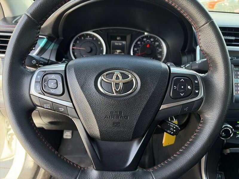 Used 2017 Toyota Camry XLEImage 21