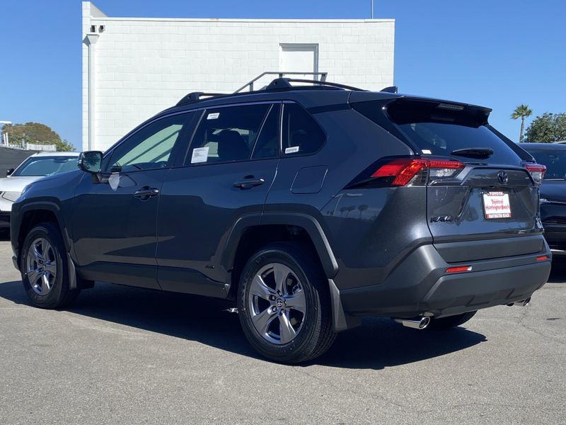 New 2025 Toyota RAV4 Hybrid XLEImage 5
