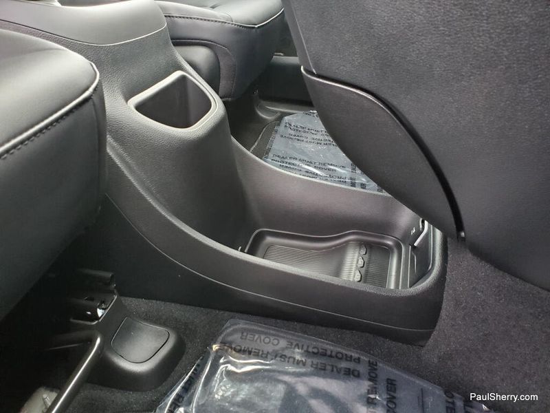 New 2026 Chrysler Pacifica Select