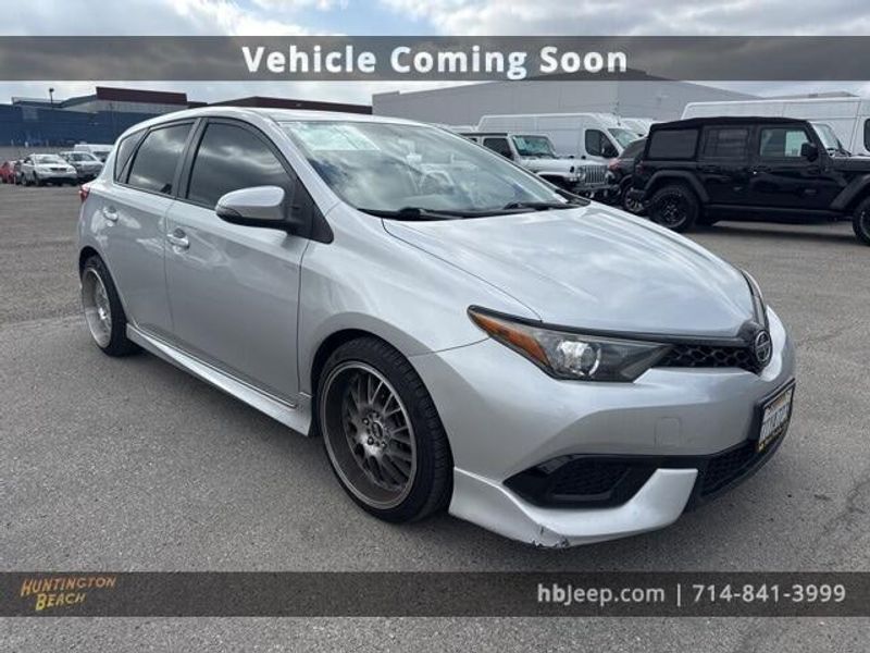 2016 Scion iM BaseImage 3