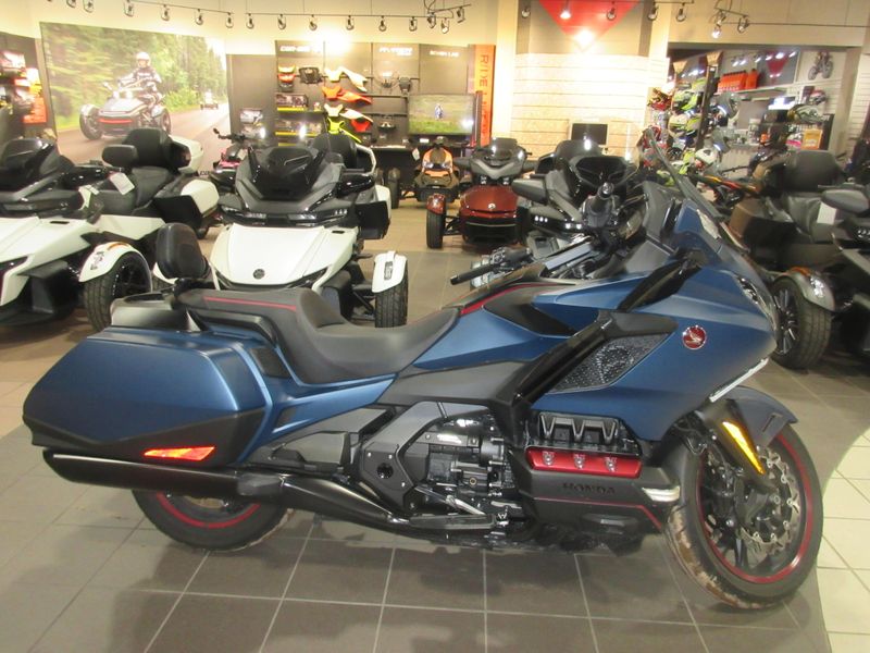USED 2022 HONDA GOLDWING DCT Image 2