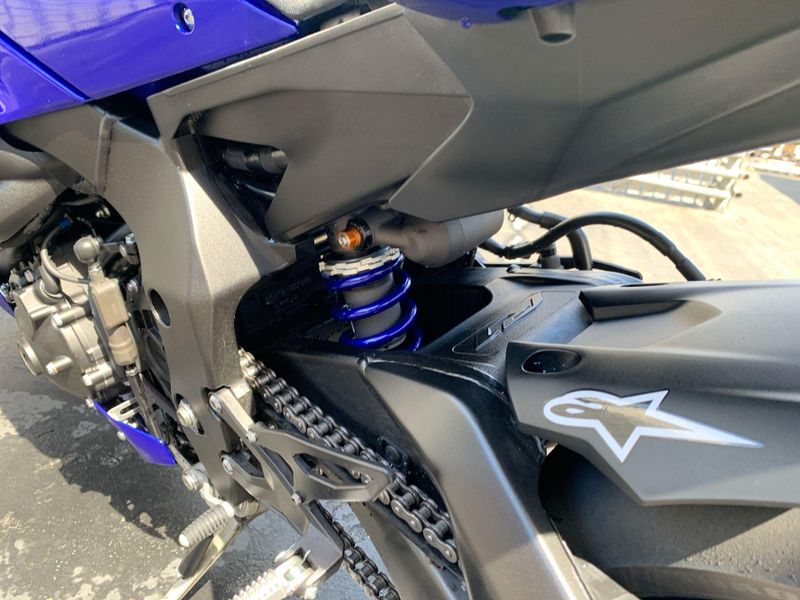 Used 2025 Yamaha YZF-R1 CA Image 23