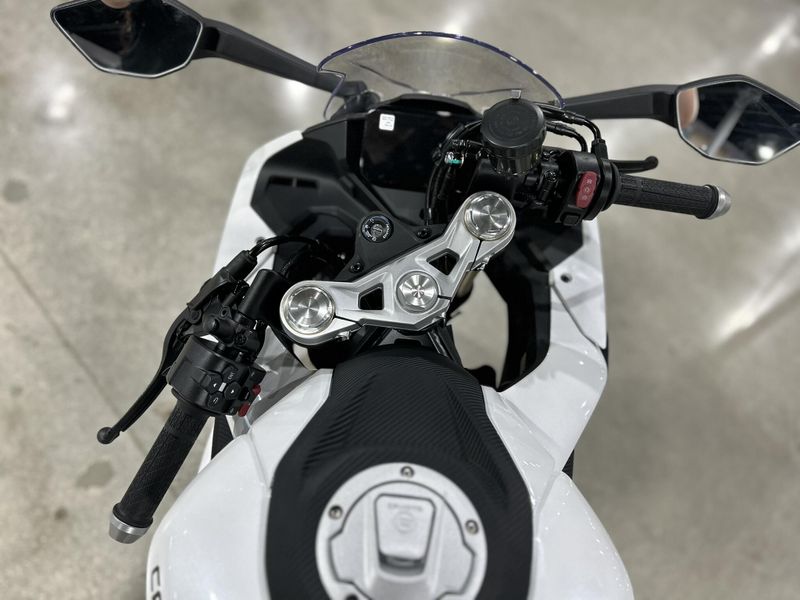 New 2025 CFMOTO 450SS Image 8