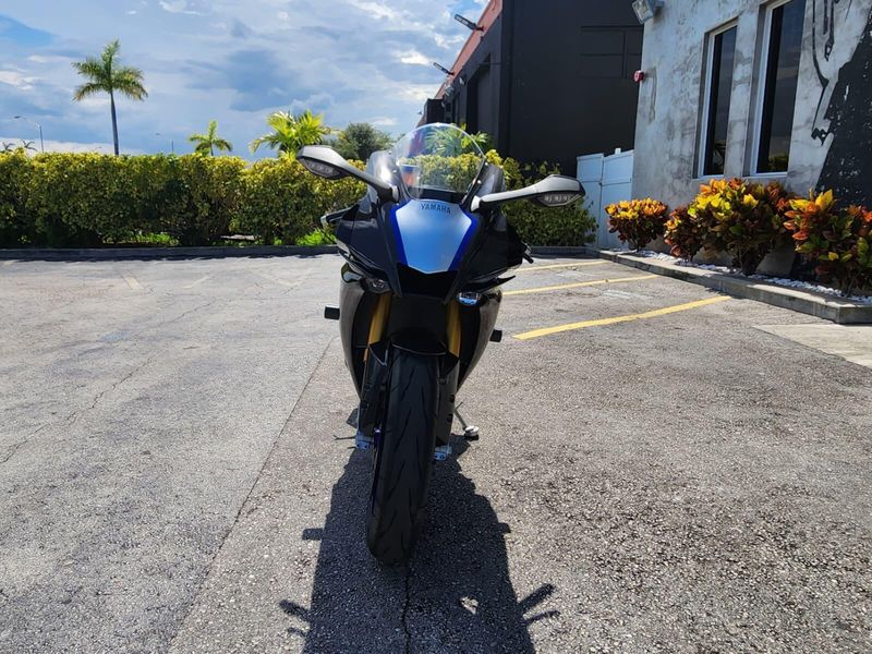 Used 2021 Yamaha YZF-R1M Image 2