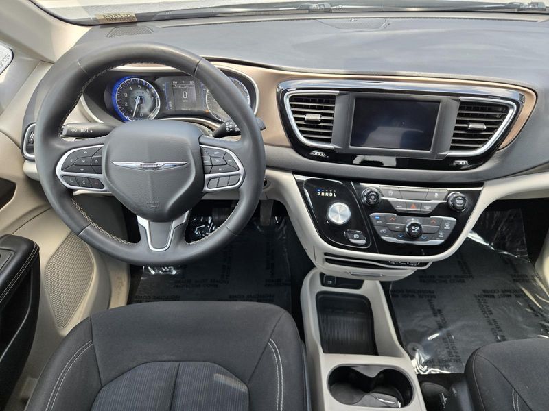Used 2022 Chrysler Voyager LX FWD