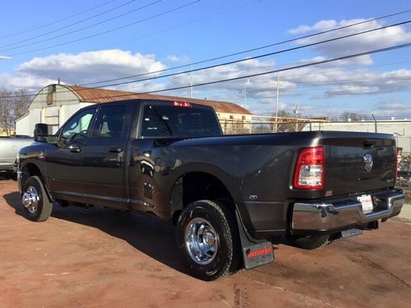 2024 RAM 3500 Tradesman Crew Cab 4x4 8