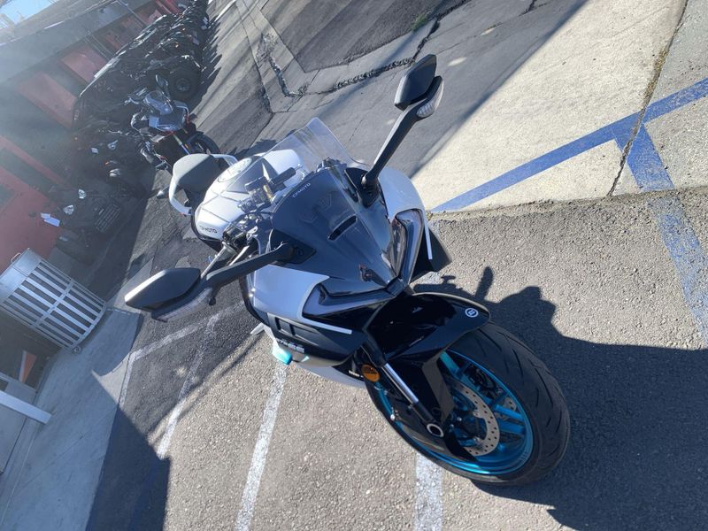 New 2025 CFMOTO 675SS Image 12