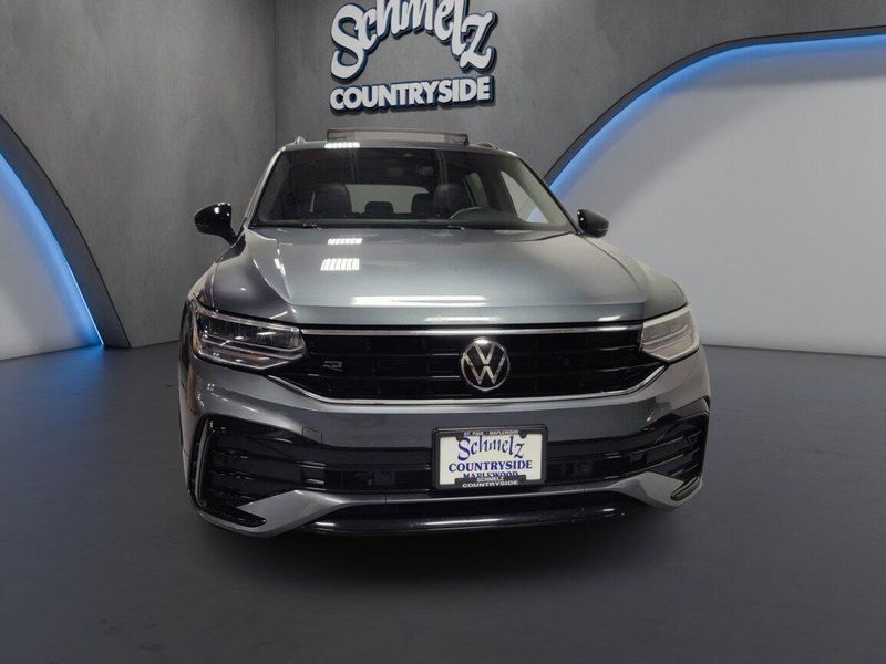 Used 2024 Volkswagen Tiguan SE R-Line Black AWD w/SunroofImage 2