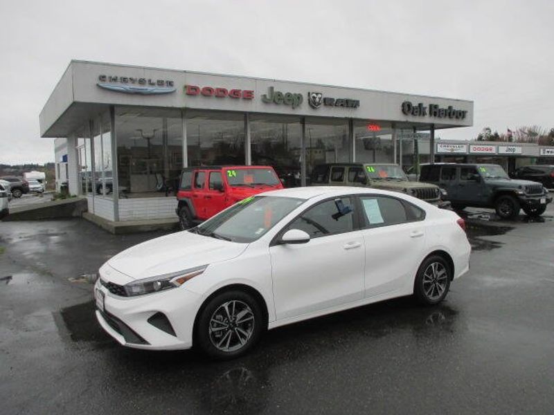 Used 2024 Kia Forte LXSImage 1