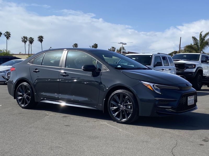 2025 Toyota Corolla SEImage 2