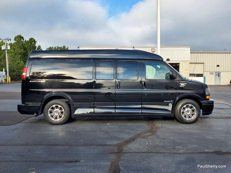 Used 2021 Chevrolet Express Passenger Image 4