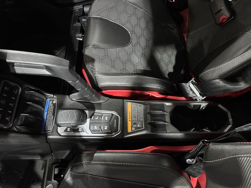 New 2026 Can-Am MAVERICK R MAX X RS WITH SMART-SHOX 999T DCT Image 25