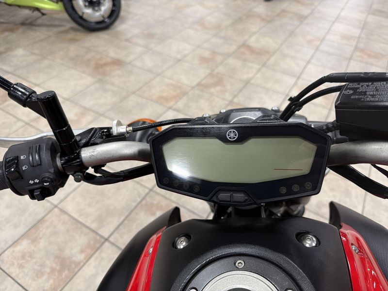 Used 2017 Yamaha FZ-07 Image 23