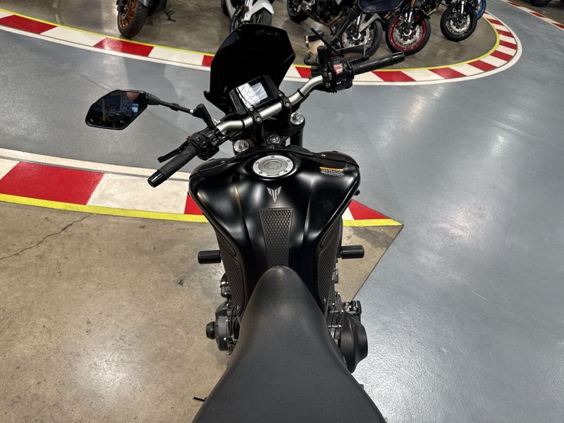 Used 2022 Yamaha MT-09 CA Image 16