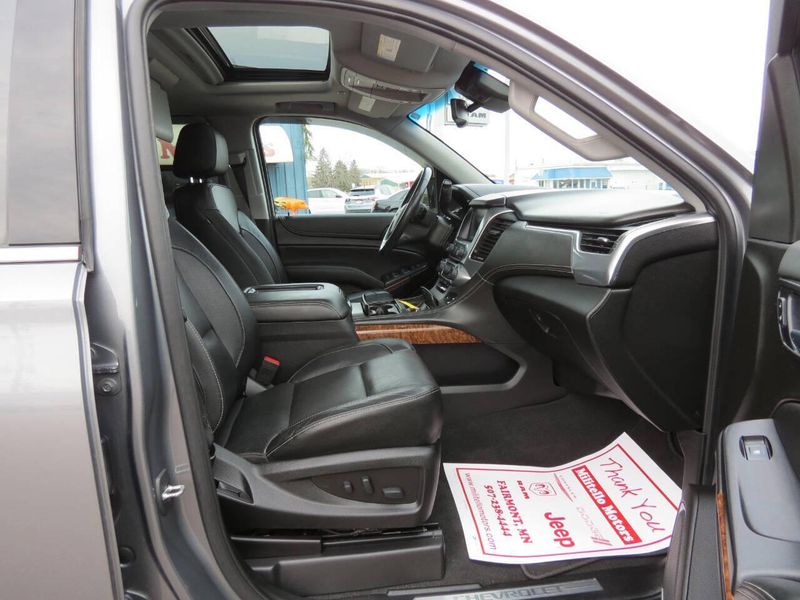 Used 2020 Chevrolet Suburban Premier 4x4 4dr SUVImage 9