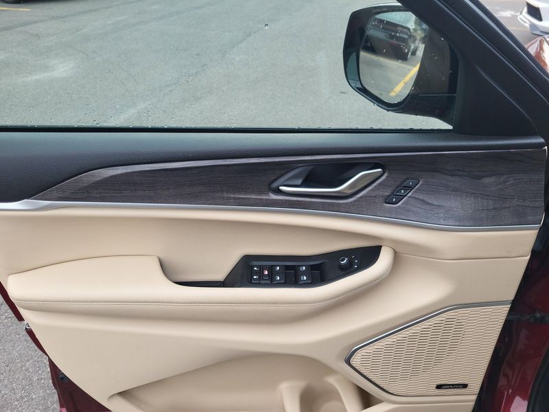 Used 2021 Jeep Grand Cherokee L LimitedImage 3