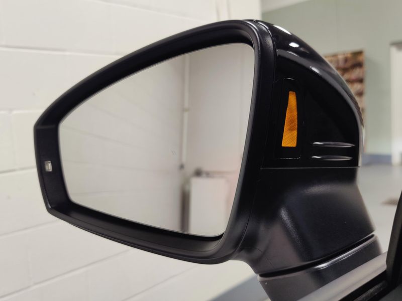 Used 2024 Volkswagen Tiguan SE R-Line Black AWD w/SunroofImage 8