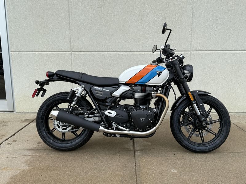 2025 Triumph SPEED TWIN 900Image 2