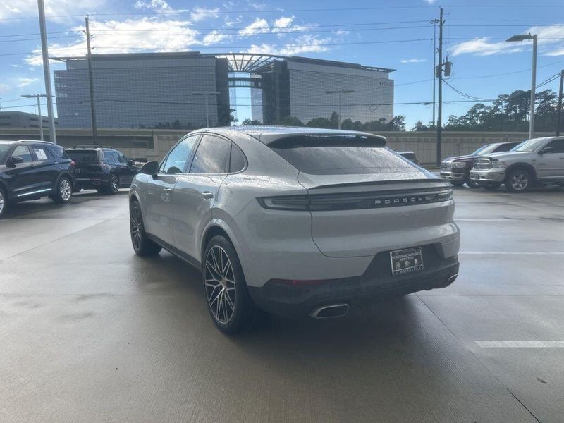 Used 2024 Porsche Cayenne Coupe BaseImage 7