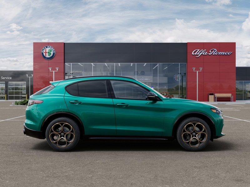 New 2025 Alfa Romeo Stelvio Intensa AwdImage 38