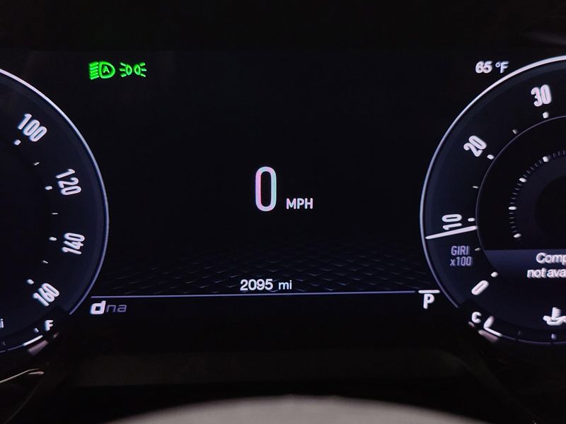 2024 Alfa Romeo Giulia Veloce Premium Q4 AWD w/Sunroof/NavImage 31