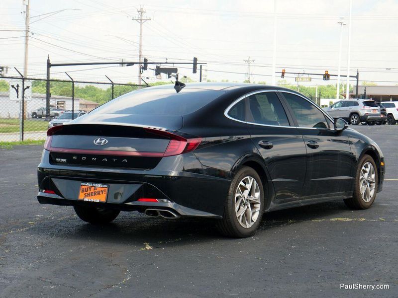2022 Hyundai Sonata SELImage 12
